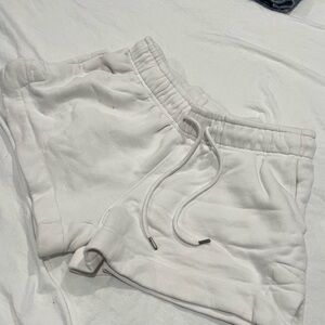 Universal Thread Women's Cream Athletic Shorts